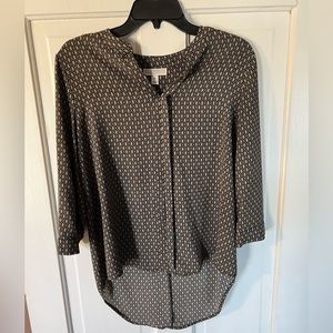 Women’s blouse, DANA BUCHMAN, size Medium, longer in back, 3/4 length sleeve